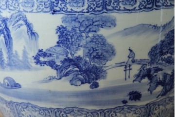 和製ヴィンテージ　山水の図　藍色の濃淡で表現された図が魅力的な瀬戸火鉢　(R-084731)