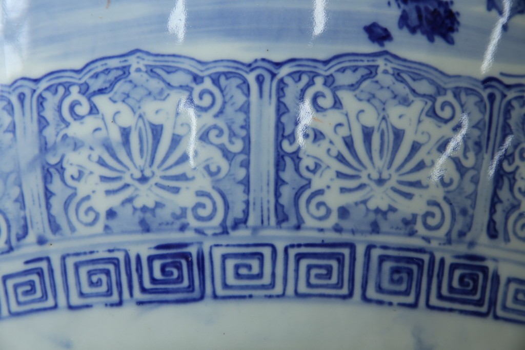 和製ヴィンテージ　山水の図　藍色の濃淡で表現された図が魅力的な瀬戸火鉢　(R-084731)