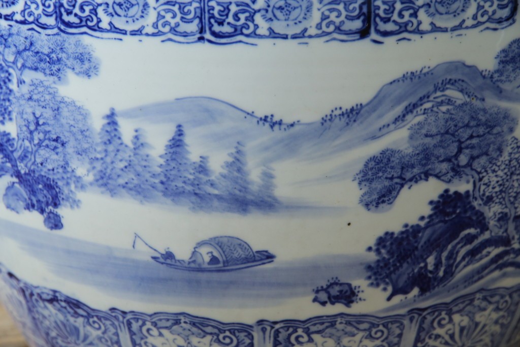 和製ヴィンテージ　山水の図　藍色の濃淡で表現された図が魅力的な瀬戸火鉢　(R-084731)