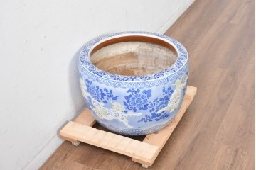 和製アンティーク　大型!!　獅子・牡丹・花唐草　躍動感のある図柄が目を惹く陽刻瀬戸火鉢　(R-084732)