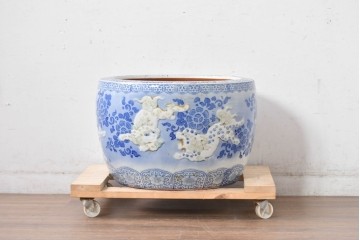 和製アンティーク　大型!!　獅子・牡丹・花唐草　躍動感のある図柄が目を惹く陽刻瀬戸火鉢　(R-084732)