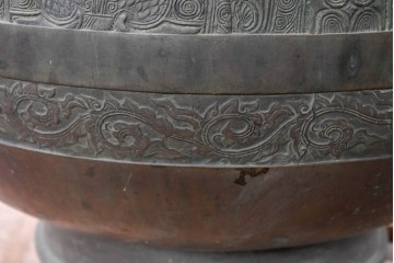 時代物　古銅　銅器　龍蛇口や獅子蓋をあしらった重厚な装飾が映える水注　(R-084734)