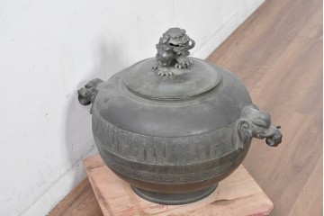 時代物　古銅　銅器　龍蛇口や獅子蓋をあしらった重厚な装飾が映える水注　(R-084734)