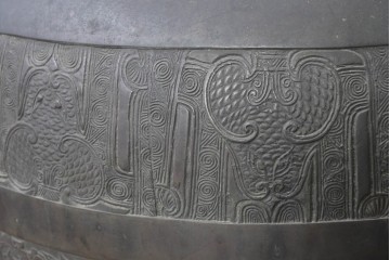 時代物　古銅　銅器　龍蛇口や獅子蓋をあしらった重厚な装飾が映える水注　(R-084734)