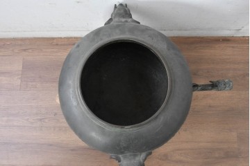 時代物　古銅　銅器　龍蛇口や獅子蓋をあしらった重厚な装飾が映える水注　(R-084734)