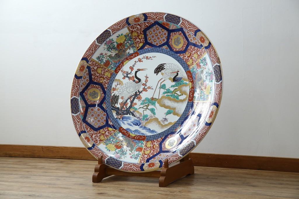 有田焼　神右衛門　3尺　約99cm　色彩豊かな染錦鶴絵が華やぐ皿立て付きの大皿　定価約100〜150万円　(R-084735)
