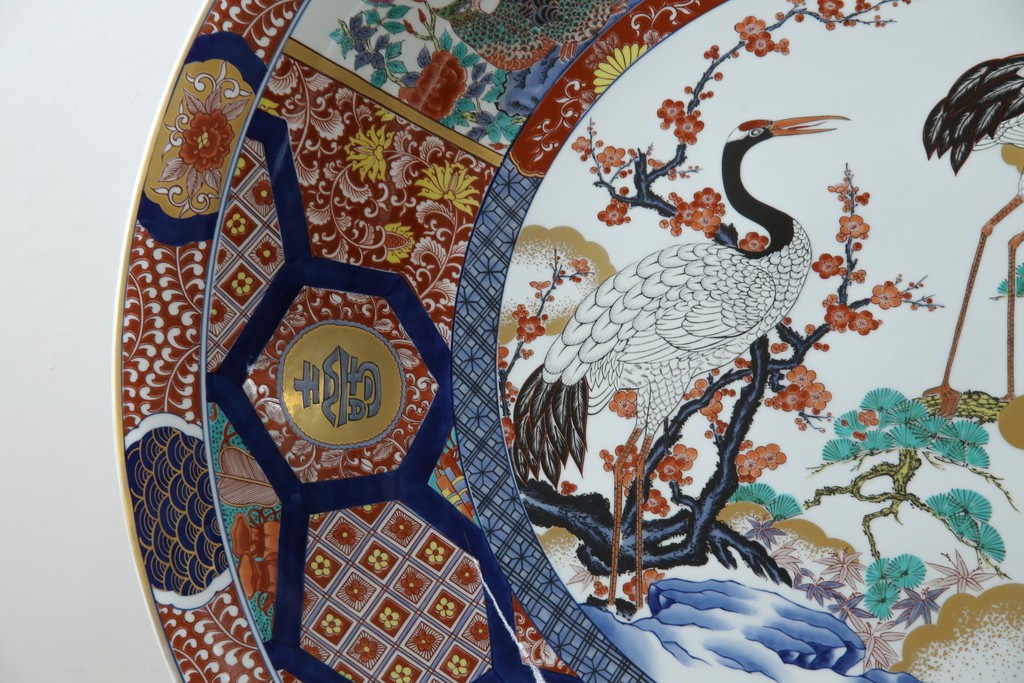 有田焼　神右衛門　3尺　約99cm　色彩豊かな染錦鶴絵が華やぐ皿立て付きの大皿　定価約100〜150万円　(R-084735)