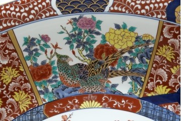 有田焼　神右衛門　3尺　約99cm　色彩豊かな染錦鶴絵が華やぐ皿立て付きの大皿　定価約100〜150万円　(R-084735)