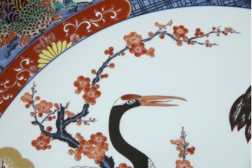 有田焼　神右衛門　3尺　約99cm　色彩豊かな染錦鶴絵が華やぐ皿立て付きの大皿　定価約100〜150万円　(R-084735)