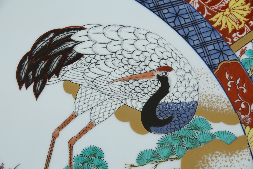 有田焼　神右衛門　3尺　約99cm　色彩豊かな染錦鶴絵が華やぐ皿立て付きの大皿　定価約100〜150万円　(R-084735)