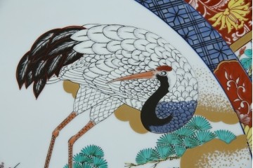 有田焼　神右衛門　3尺　約99cm　色彩豊かな染錦鶴絵が華やぐ皿立て付きの大皿　定価約100〜150万円　(R-084735)