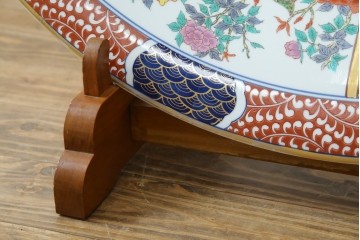 有田焼　神右衛門　3尺　約99cm　色彩豊かな染錦鶴絵が華やぐ皿立て付きの大皿　定価約100〜150万円　(R-084735)