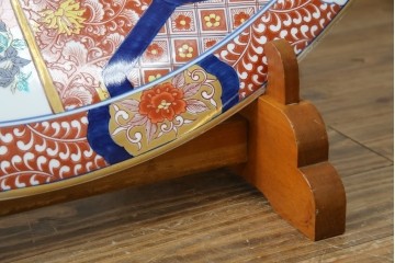 有田焼　神右衛門　3尺　約99cm　色彩豊かな染錦鶴絵が華やぐ皿立て付きの大皿　定価約100〜150万円　(R-084735)