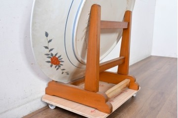 有田焼　神右衛門　3尺　約99cm　色彩豊かな染錦鶴絵が華やぐ皿立て付きの大皿　定価約100～150万円相当　(R-084735)