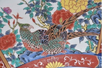 有田焼　神右衛門　3尺　約99cm　色彩豊かな染錦鶴絵が華やぐ皿立て付きの大皿　定価約100～150万円相当　(R-084735)