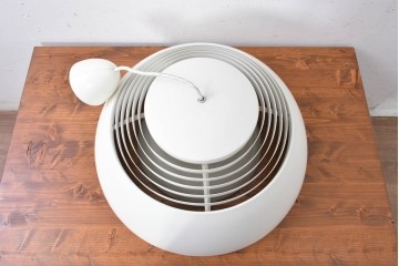 中古　デンマーク　Louis Poulsen(ルイスポールセン)　Arne Jacobsen(アルネ・ヤコブセン)デザイン　AJ Royal　モダンデザインの段状ルーバーが美しいペンダントライト　(R-084736)