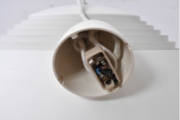 中古　デンマーク　Louis Poulsen(ルイスポールセン)　Arne Jacobsen(アルネ・ヤコブセン)デザイン　AJ Royal　モダンデザインの段状ルーバーが美しいペンダントライト　(R-084736)