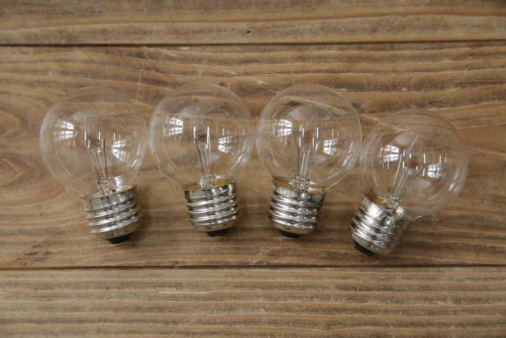 中古　デンマーク　Louis Poulsen(ルイスポールセン)　Arne Jacobsen(アルネ・ヤコブセン)デザイン　AJ Royal　モダンデザインの段状ルーバーが美しいペンダントライト　(R-084736)