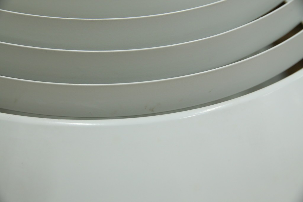 中古　デンマーク　Louis Poulsen(ルイスポールセン)　Arne Jacobsen(アルネ・ヤコブセン)デザイン　AJ Royal　モダンデザインの段状ルーバーが美しいペンダントライト　(R-084736)