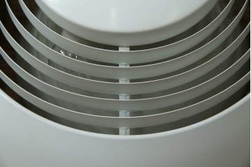 中古　デンマーク　Louis Poulsen(ルイスポールセン)　Arne Jacobsen(アルネ・ヤコブセン)デザイン　AJ Royal　モダンデザインの段状ルーバーが美しいペンダントライト　(R-084736)