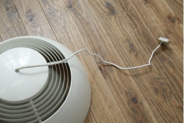 中古　デンマーク　Louis Poulsen(ルイスポールセン)　Arne Jacobsen(アルネ・ヤコブセン)デザイン　AJ Royal　モダンデザインの段状ルーバーが美しいペンダントライト　(R-084736)