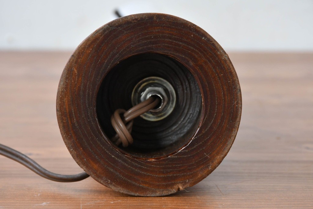 和製ヴィンテージ　欅(ケヤキ)材の美しい木目が目を引くテーブルスタンド　(R-084738)