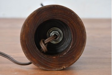 和製ヴィンテージ　欅(ケヤキ)材の美しい木目が目を引くテーブルスタンド　(R-084738)