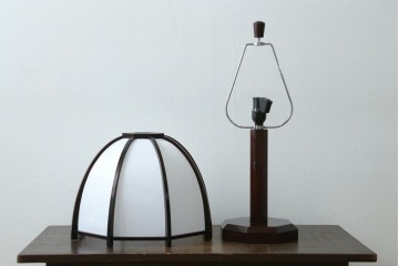 和製ヴィンテージ　民芸家具　和モダンな雰囲気あふれる木製のテーブルライト　(R-084739)