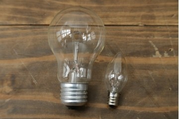 和製ヴィンテージ　民芸家具　和モダンな雰囲気あふれる木製のテーブルライト　(R-084739)