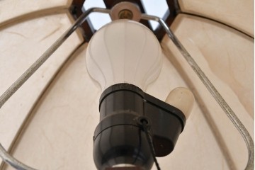 和製ヴィンテージ　民芸家具　和モダンな雰囲気あふれる木製のテーブルスタンド　(R-084739)