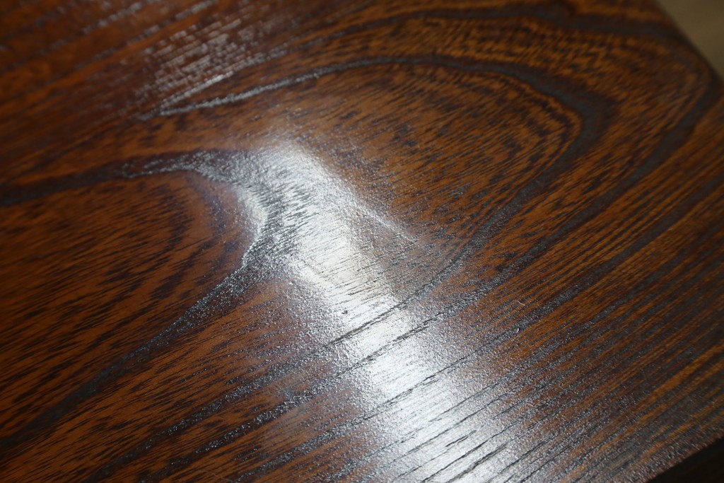 中古　超美品!!　高級品　国産職人手作り　工芸家具　総欅材　内部桐材　漆塗り　美しい杢目と牡丹をモチーフにした金具が魅力的な縦型6段整理箪笥　定価推定50万円以上　(R-084743)