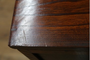 中古　超美品!!　高級品　国産職人手作り　工芸家具　総欅材　内部桐材　漆塗り　美しい杢目と牡丹をモチーフにした金具が魅力的な縦型6段整理箪笥　定価推定50万円以上　(R-084743)