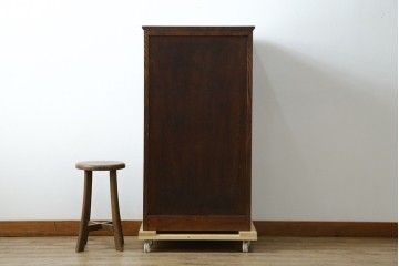 中古　超美品!!　高級品　国産職人手作り　工芸家具　総欅材　内部桐材　漆塗り　美しい杢目と牡丹をモチーフにした金具が魅力的な縦型6段整理箪笥　定価推定50万円以上　(R-084743)