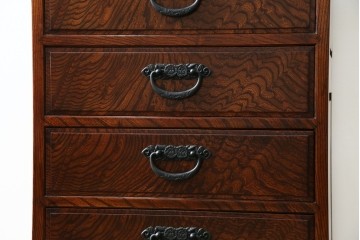 中古　超美品!!　高級品　国産職人手作り　工芸家具　総欅材　内部桐材　漆塗り　美しい杢目と牡丹をモチーフにした金具が魅力的な縦型6段整理箪笥　定価推定50万円以上　(R-084743)