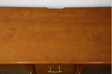中古　美品　横浜クラシック家具　ダニエル(daniel)　優雅な佇まいのU-205 TVキャビネット　定価約54万5千円相当　(R-084744)