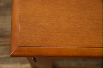 中古　美品　横浜クラシック家具　ダニエル(daniel)　優雅な佇まいのU-205 TVキャビネット　定価約54万5千円相当　(R-084744)