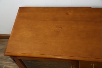 中古　美品　横浜クラシック家具　ダニエル(daniel)　優雅な佇まいのU-205 TVキャビネット　定価約54万5千円相当　(R-084744)
