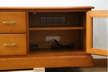 中古　美品　横浜クラシック家具　ダニエル(daniel)　優雅な佇まいのU-205 TVキャビネット　定価約54万5千円相当　(R-084744)