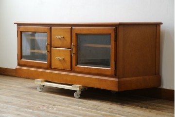 中古　美品　横浜クラシック家具　ダニエル(daniel)　優雅な佇まいのU-205 TVキャビネット　定価約54万5千円相当　(R-084744)