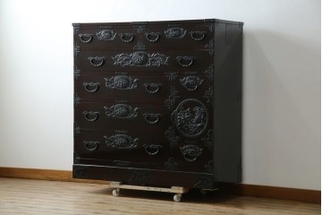 和製ヴィンテージ　美品　高級品!!　渡辺家具店　木地呂塗り　華やかな金具の仙台箪笥　定価約100万円　(R-084745)