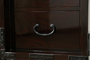 和製ヴィンテージ　美品　高級品!!　渡辺家具店　木地呂塗り　華やかな金具の仙台箪笥　定価約100万円　(R-084745)