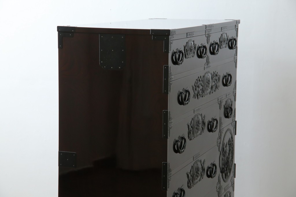 和製ヴィンテージ　美品　高級品!!　渡辺家具店　木地呂塗り　華やかな金具の仙台箪笥　定価約100万円　(R-084745)