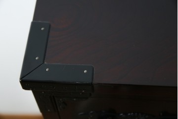 和製ヴィンテージ　美品　高級品!!　渡辺家具店　木地呂塗り　華やかな金具の仙台箪笥　定価約100万円　(R-084745)