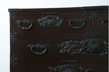 和製ヴィンテージ　美品　高級品!!　渡辺家具店　木地呂塗り　華やかな金具の仙台箪笥　定価約100万円　(R-084745)