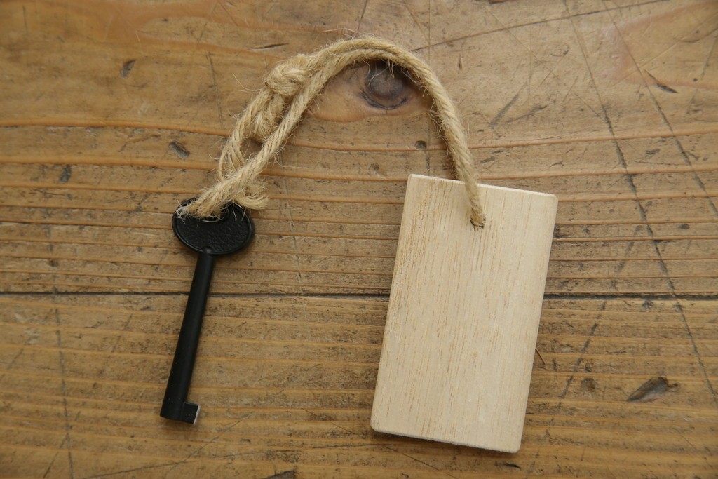 和製ヴィンテージ　美品　高級品!!　渡辺家具店　木地呂塗り　華やかな金具の仙台箪笥　定価約100万円　(R-084745)