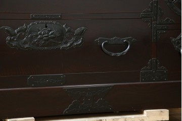 和製ヴィンテージ　美品　高級品!!　渡辺家具店　華やかな金具の仙台箪笥　定価約100万円相当　(R-084745)