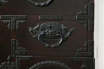 和製ヴィンテージ　美品　高級品!!　渡辺家具店　華やかな金具の仙台箪笥　定価約100万円相当　(R-084745)
