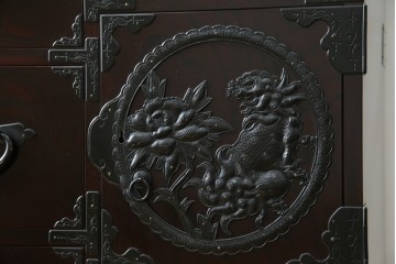 和製ヴィンテージ　美品　高級品!!　渡辺家具店　華やかな金具の仙台箪笥　定価約100万円相当　(R-084745)