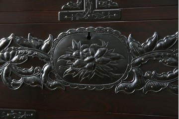 和製ヴィンテージ　美品　高級品!!　渡辺家具店　華やかな金具の仙台箪笥　定価約100万円相当　(R-084745)