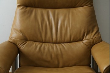 中古　美品　ノルウェー　EKORNES(エコーネス)　Stressless(ストレスレス)　View(ビュー) 　Mサイズ　シグニチャー 　至福の座り心地を実現する上質なリクライニングチェアとオットマンのセット　定価(セット合計)約51万4千円　(R-084746)